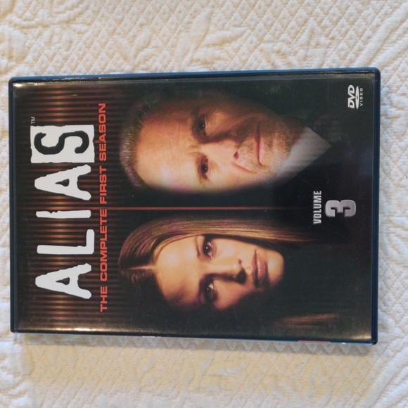 Alias the Complete first Season Six Video Disc Set Featuring Jennifer Gardner - Picture 10 of 12